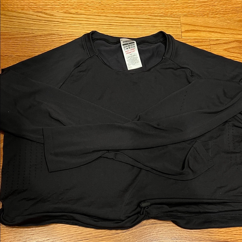 Black Long Sleeve Crop Top